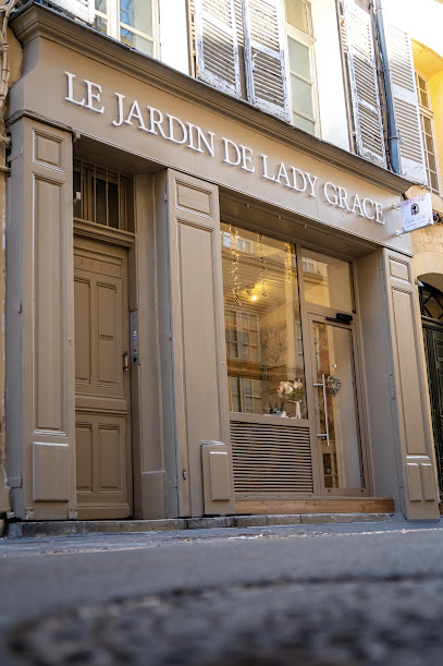 Le Jardin De Lady Grace | Salon De Thé Style Cottage Anglais | Scones | Boutique De Créateurs (Bougies, Miel, Céramique) Magasin De Thé à Aix-en-Provence