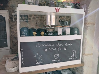 Toti, Magasin de Thé à Issac
