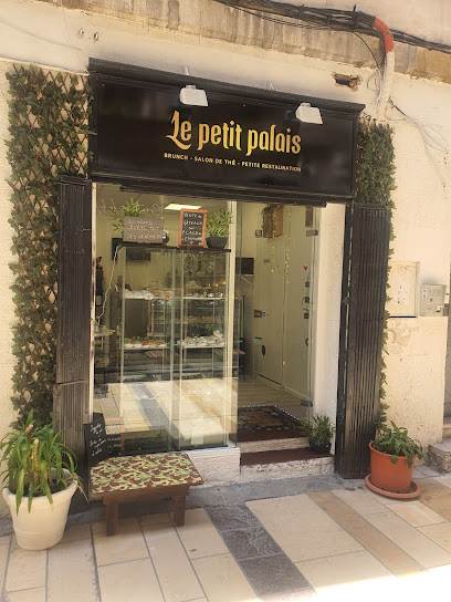 Salon De Thé Brunche. Le Petit Palais Magasin De Thé à Avignon