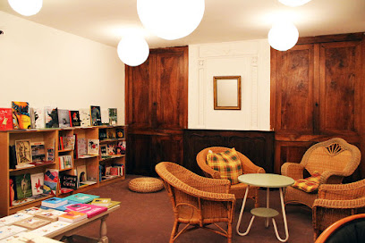 Livres, Books & Company Magasin De Thé à Montcuq-en-Quercy-Blanc